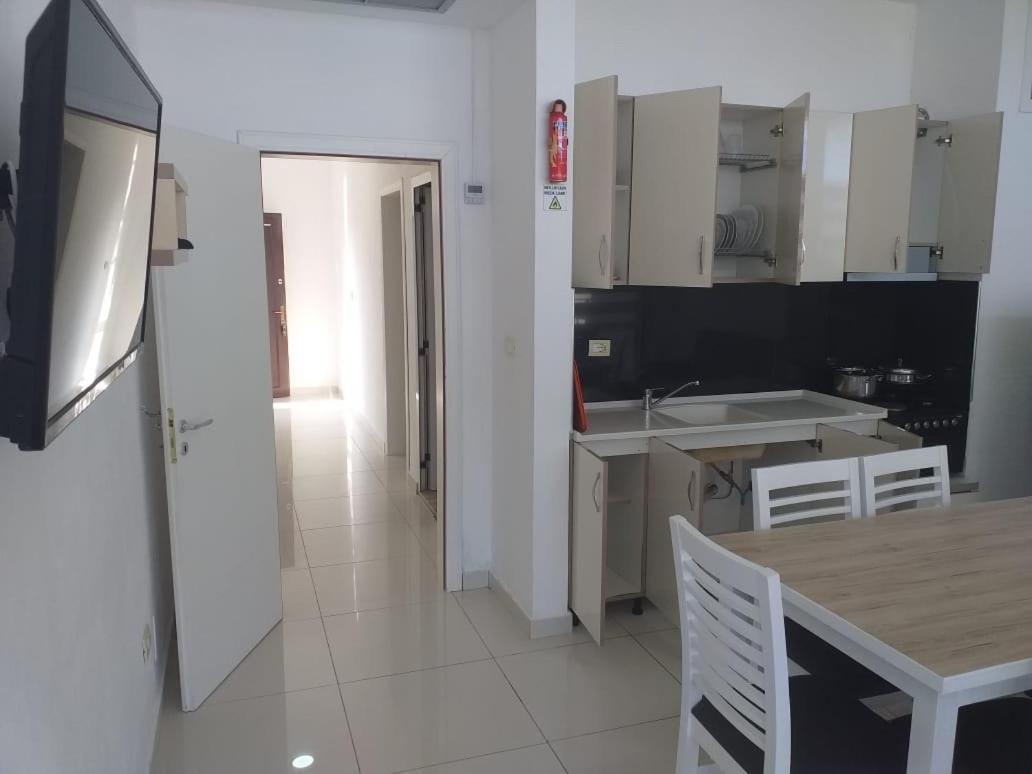 Flat Ergli Lägenhet Velipojë Exteriör bild